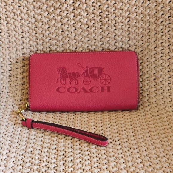 NWOT Coach Leather Long Wallet/Wristlet Pink With Horse And Carriage Logo - Picture 1 of 3